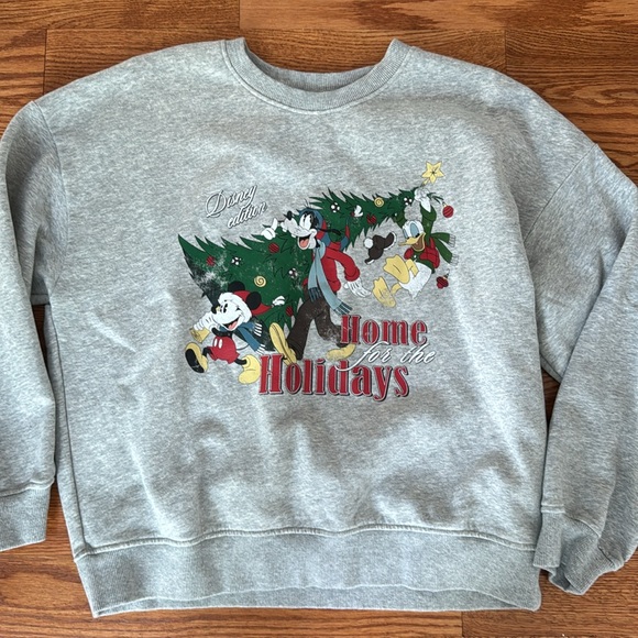 Disney x H&M home for the holidays sweatshirt new size small - Picture 4 of 4